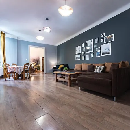 Fatcat Apartment